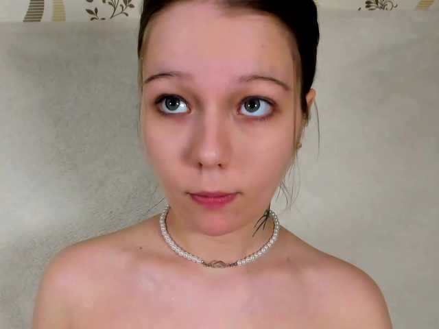 MelMooon's BongaCams show and profile