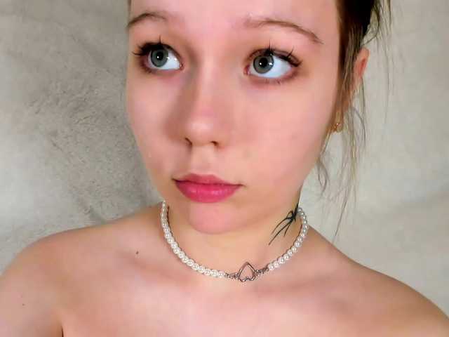 MelMooon's BongaCams show and profile