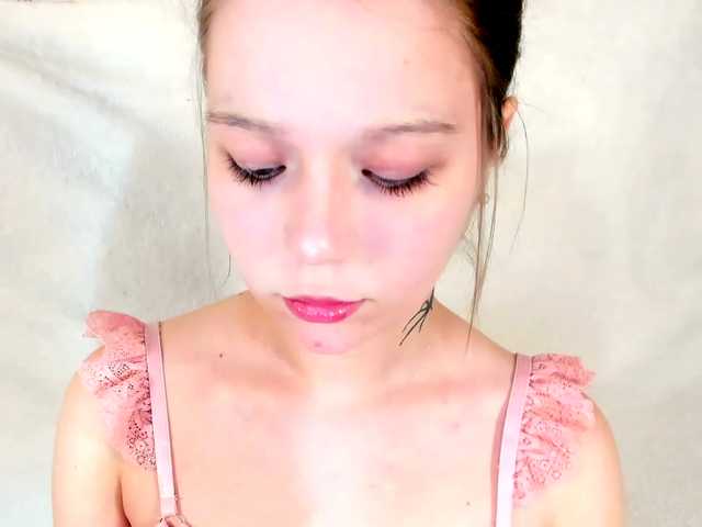 MelMooon's BongaCams show and profile