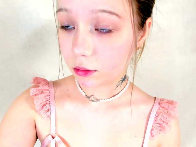 MelMooon's BongaCams show and profile