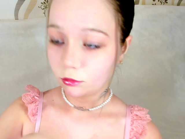 MelMooon's BongaCams show and profile