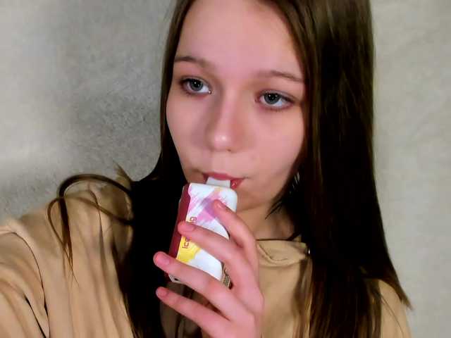 MelMooon's BongaCams show and profile