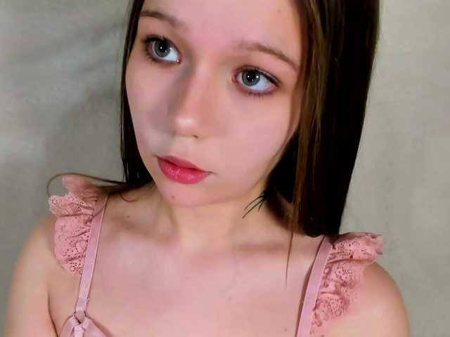 MelMooon from BongaCams