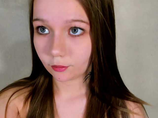 MelMooon's BongaCams show and profile