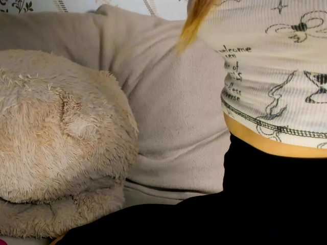 MelMooon's BongaCams show and profile