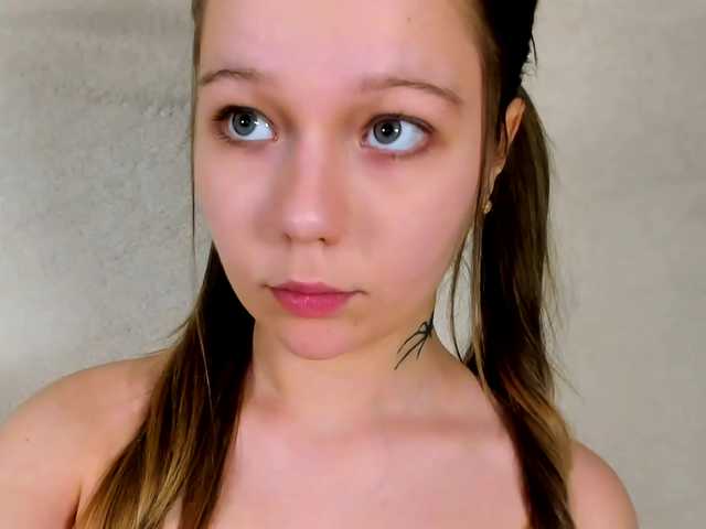MelMooon's BongaCams show and profile