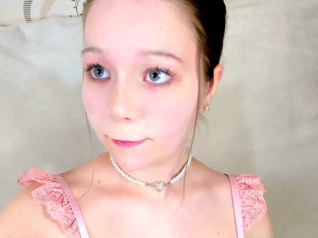 MelMooon's BongaCams show and profile