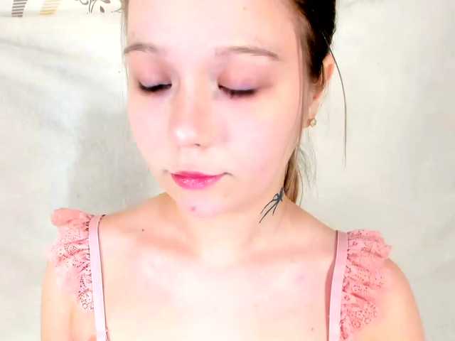 MelMooon's BongaCams show and profile