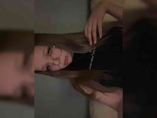 MelMooon webcam