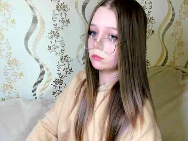 MelMooon Live Webcam on BongaCams