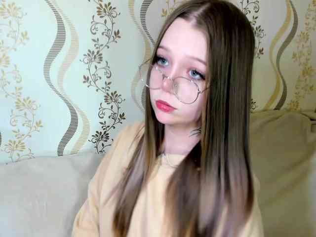 MelMooon Live Webcam on BongaCams