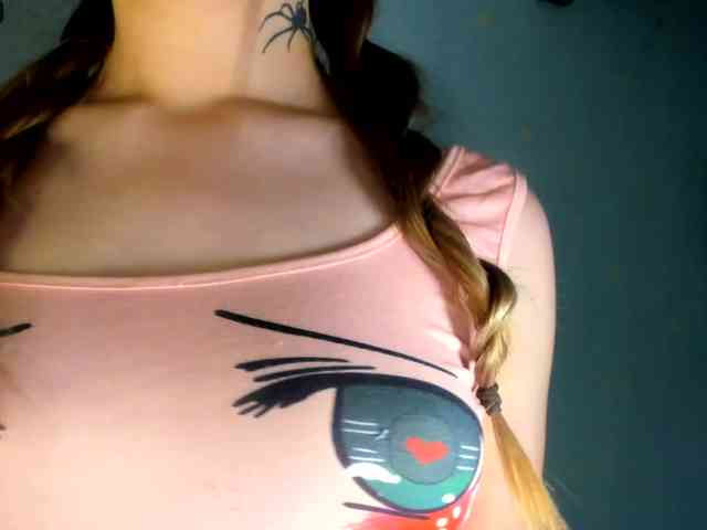 MelMooon Live Webcam on BongaCams