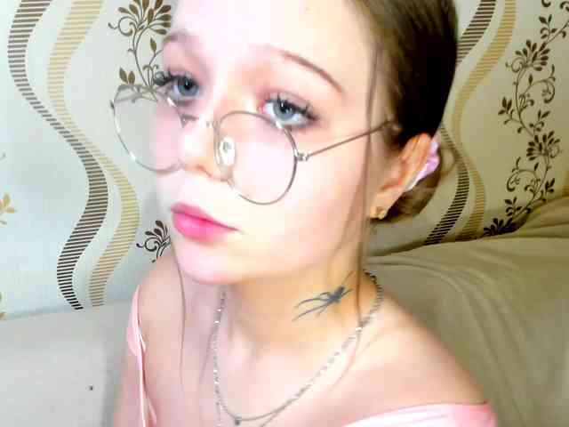 MelMooon Live Webcam on BongaCams