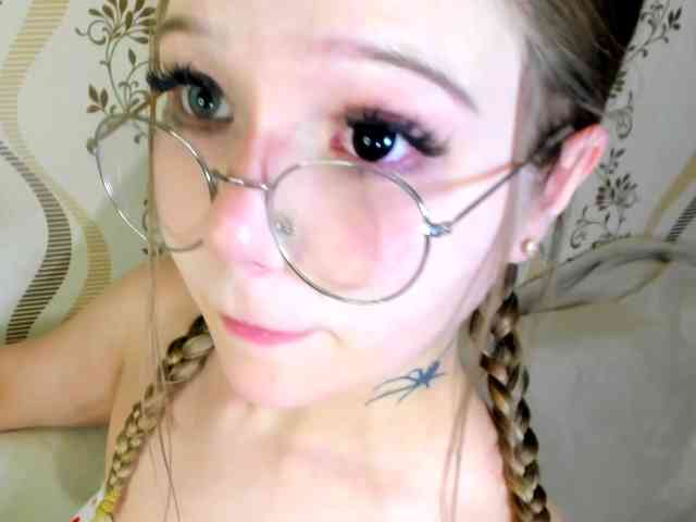 MelMooon webcam