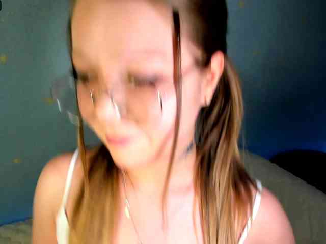 MelMooon webcam
