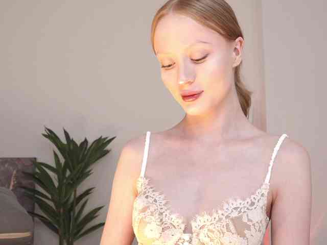 CuteShine Live Webcam on BongaCams