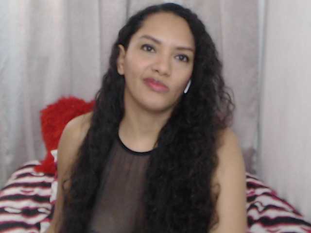 KarlieK's BongaCams show and profile
