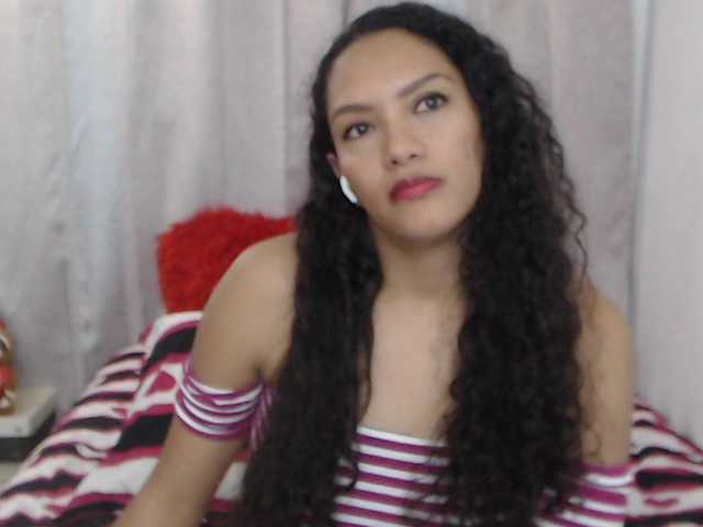 KarlieK's BongaCams show and profile