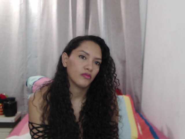 KarlieK's BongaCams show and profile