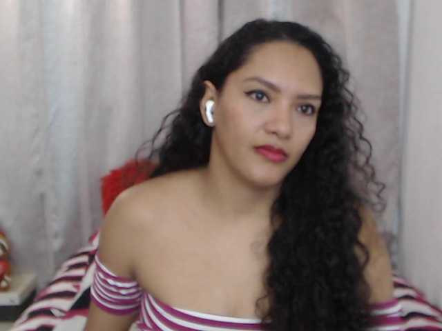 KarlieK's BongaCams show and profile