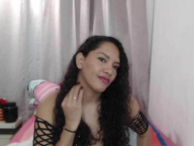 KarlieK's BongaCams show and profile