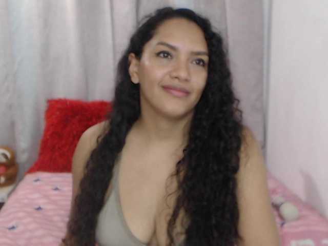 KarlieK's BongaCams show and profile
