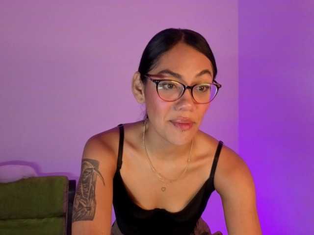 venusjade's BongaCams show and profile