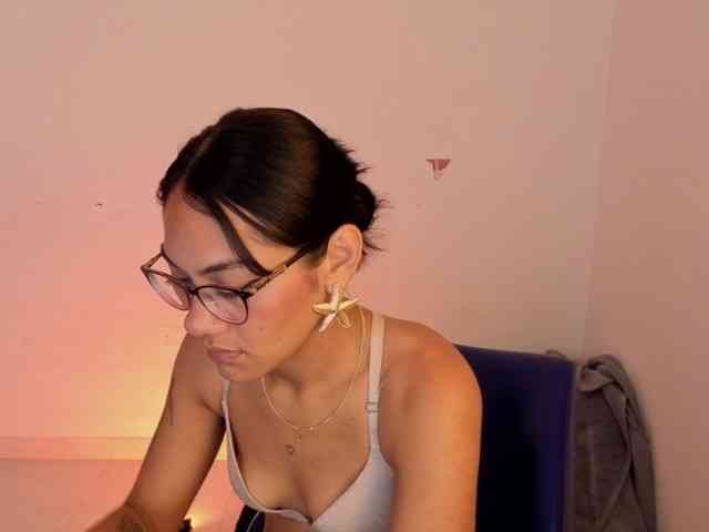 venusjade Live Webcam on BongaCams