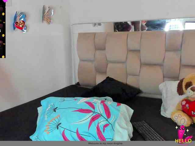 ElaraQuinn webcam