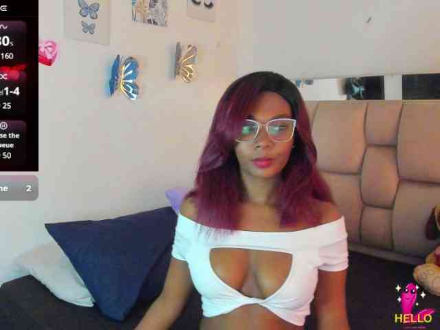ElaraQuinn webcam