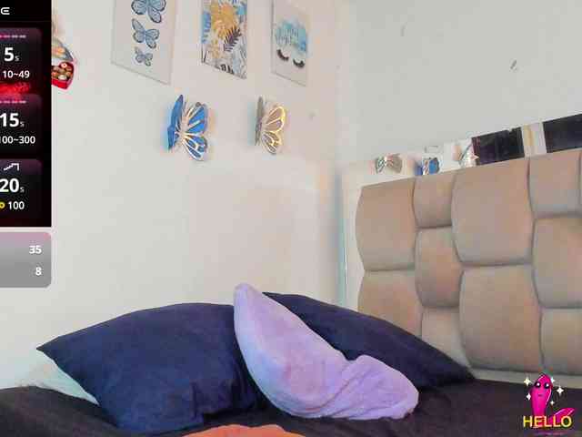 ElaraQuinn webcam