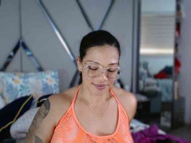 paula-daniela1 Live Webcam on BongaCams