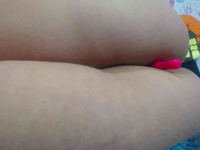 ANA-BULLOCK- webcam