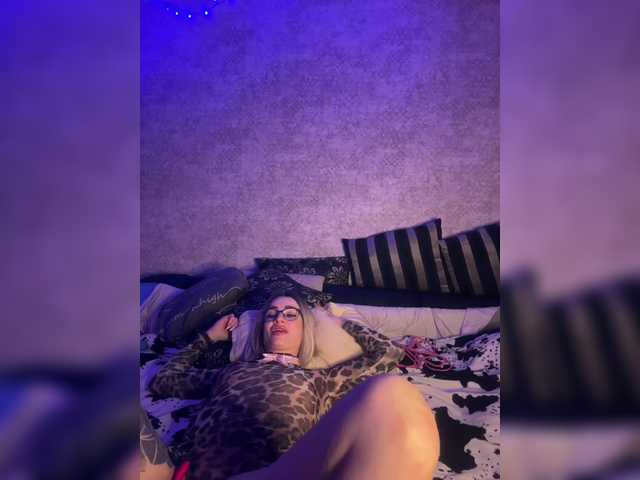 Neulivimie's BongaCams show and profile