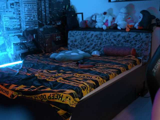 SnakeTina's BongaCams show and profile