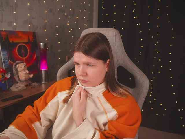 cutesoneckaaa webcam