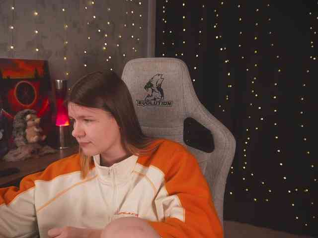 cutesoneckaaa webcam