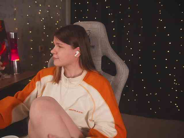 cutesoneckaaa webcam