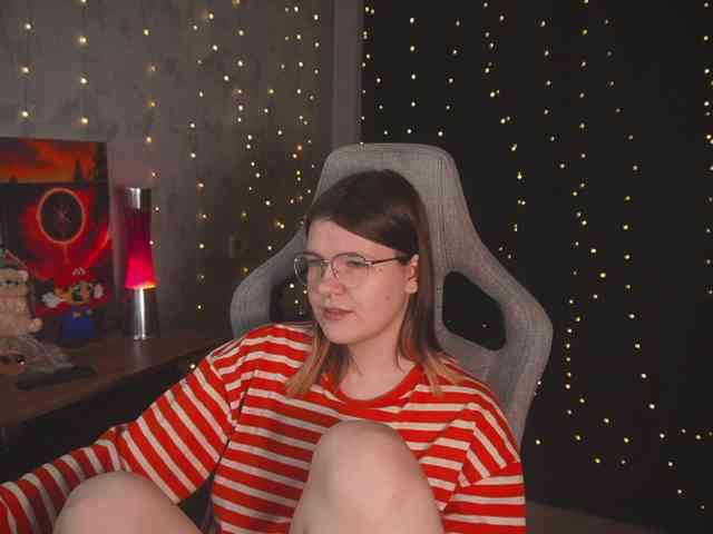 cutesoneckaaa webcam