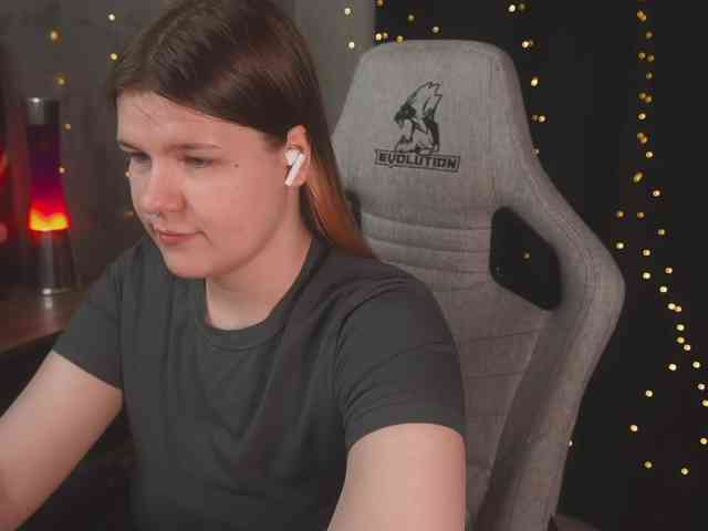 cutesoneckaaa webcam