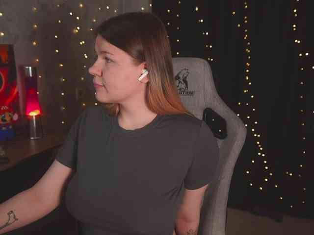 cutesoneckaaa webcam