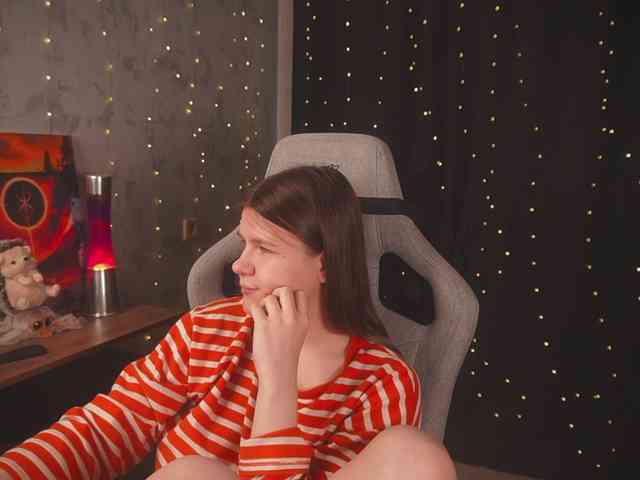 cutesoneckaaa webcam