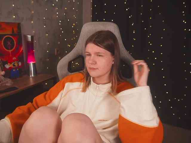 cutesoneckaaa webcam