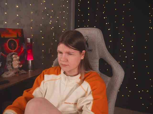 cutesoneckaaa webcam