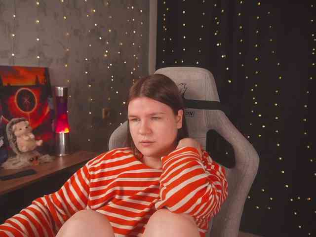 cutesoneckaaa webcam