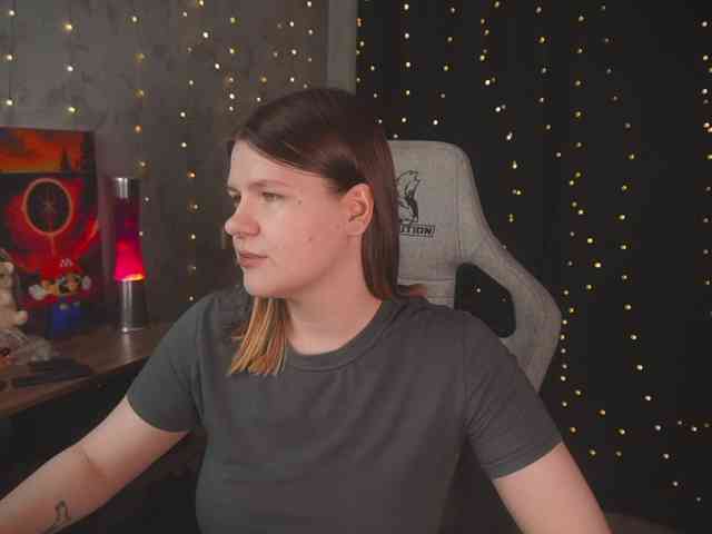 cutesoneckaaa webcam