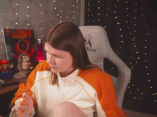 cutesoneckaaa webcam