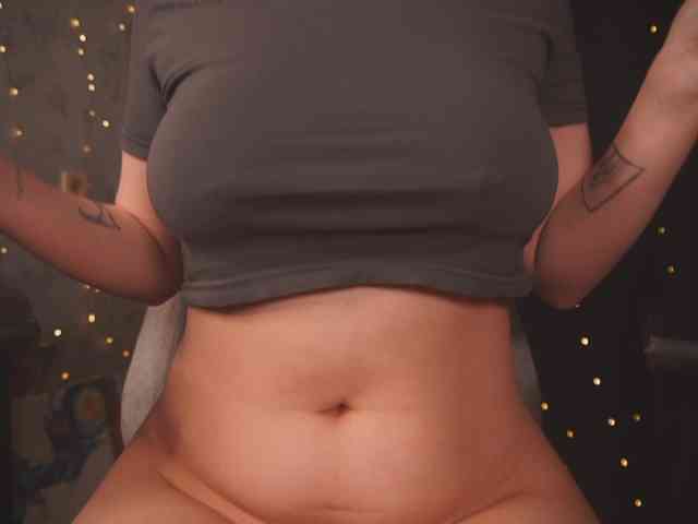 cutesoneckaaa webcam