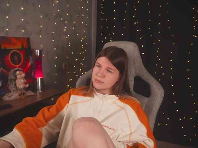 cutesoneckaaa webcam