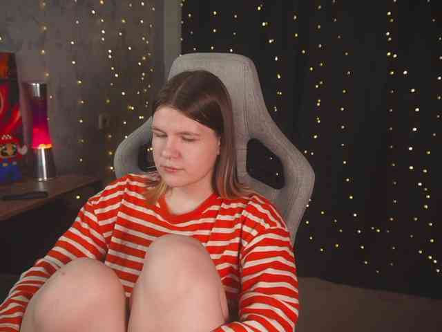 cutesoneckaaa webcam